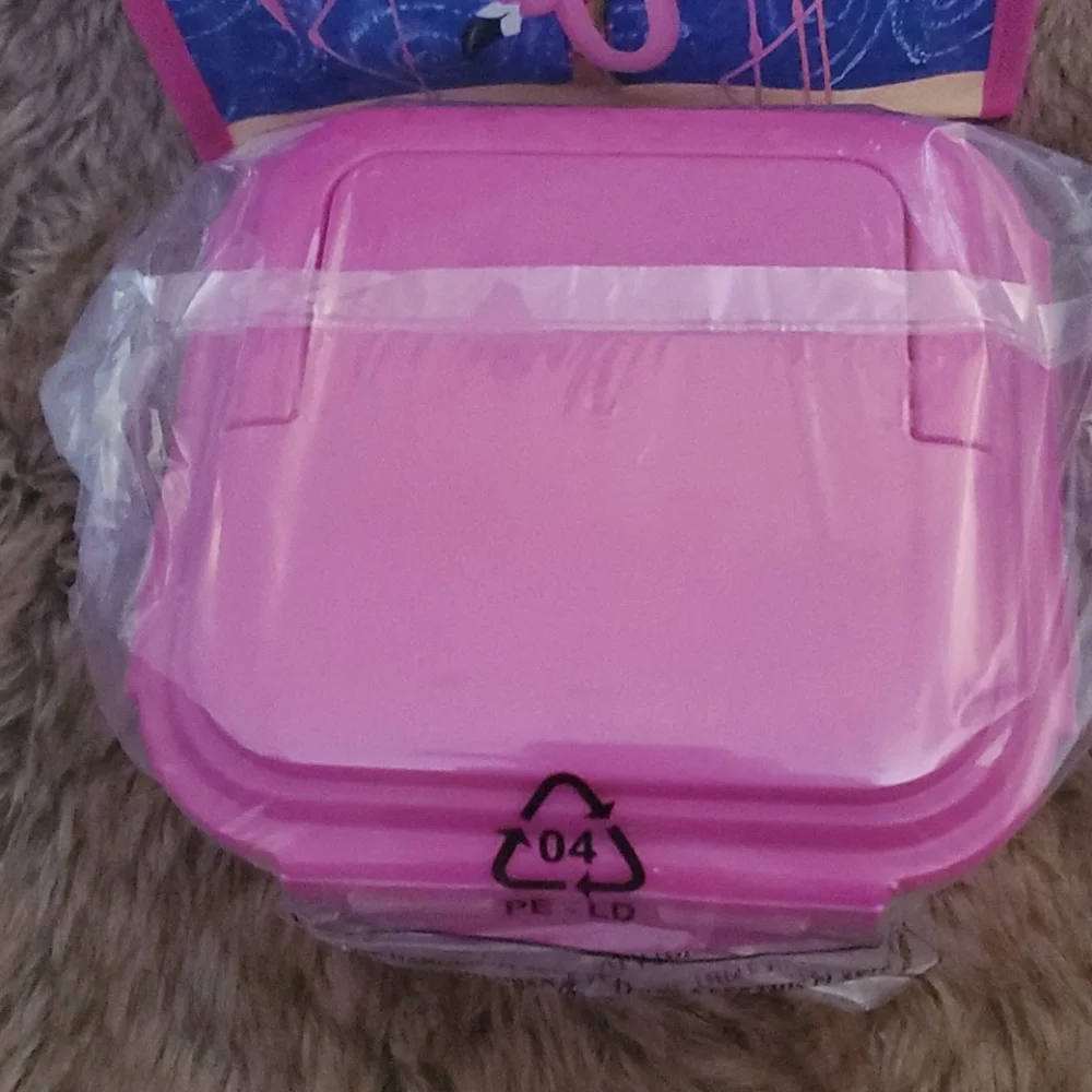 Lock in lock storage pink with cool tote to match